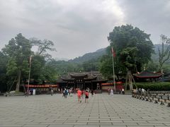 -峨眉山报国寺