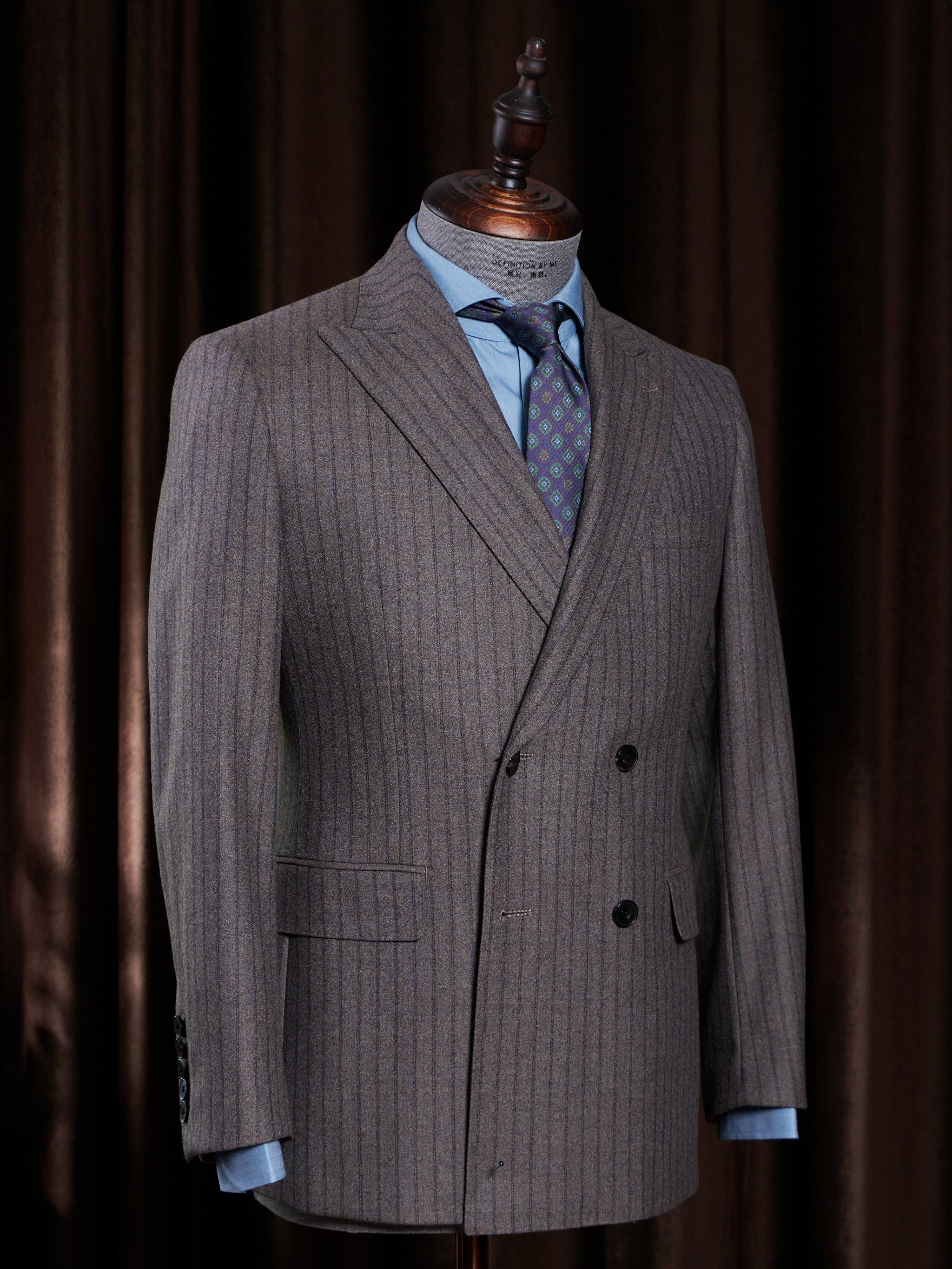 气场强大的双排扣西装