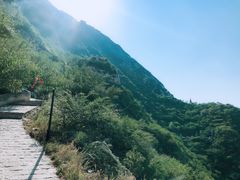 -鸡鸣山旅游风景区