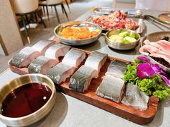 -围炉肉舍•炭烤活鳗•丹东海鲜烤肉(步行街店)