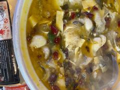 -荆楚渔艺堂·鱼头泡饭(江堤中路店)