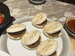 笼笼肉夹馍-唐猫庭院·千年陕菜(大唐不夜城店)