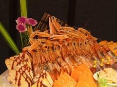 -雍容荟帝王蟹活龙虾展台自助(IFS黑金店)