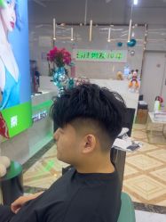 -秦·专注剪发
