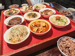 -蓝田九大碗民俗食府(蓝田店)