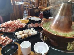 -果松木炭酸菜铜火锅·外婆参鸡汤