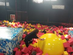 -嘿哟动霸CHUA·新潮玩运动娱乐中心·蹦床滑冰团建乐园