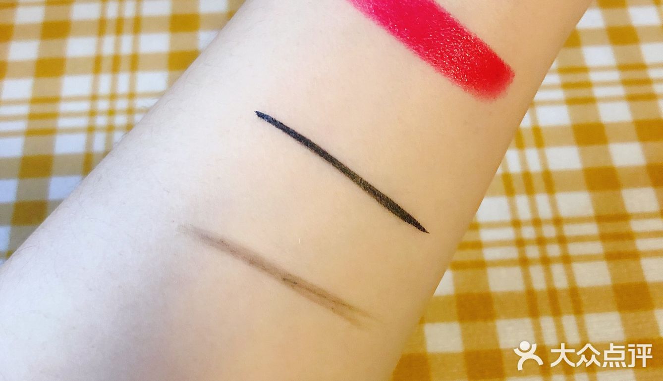 有淡淡的香味 有点像水蜜桃的味道