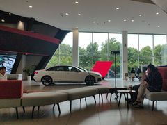 -上海永达奥诚奥迪4S店(申江路店)