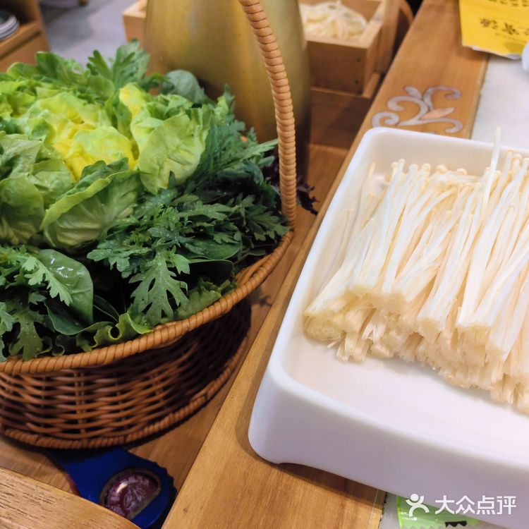 北京铜锅涮肉老字号,讲究肉鲜汤清没膻味