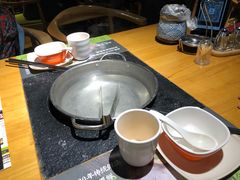 -洪氏嗨捞·广东猪肚鸡·椰子鸡火锅(西咸万象城店)