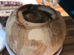 椰皇炖乌鸡汤-陈鹏鹏潮汕菜(欢乐海岸 海边景观店)