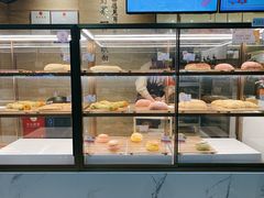 面包甜点陈列柜-奈雪的茶(深圳北站店)