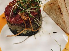 牛肉塔塔配牛油果黑橄榄酱-Solo(衡山路店)