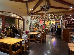 -月亮眼花园餐厅书吧酒吧
