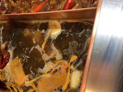 -老牌坊云南鱼豆花火锅(爱建店)