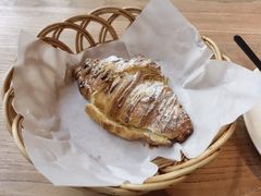 黄金流奶羊角-麦田工坊(月湖店)