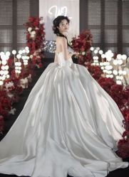 -艾米婚纱&婚礼策划