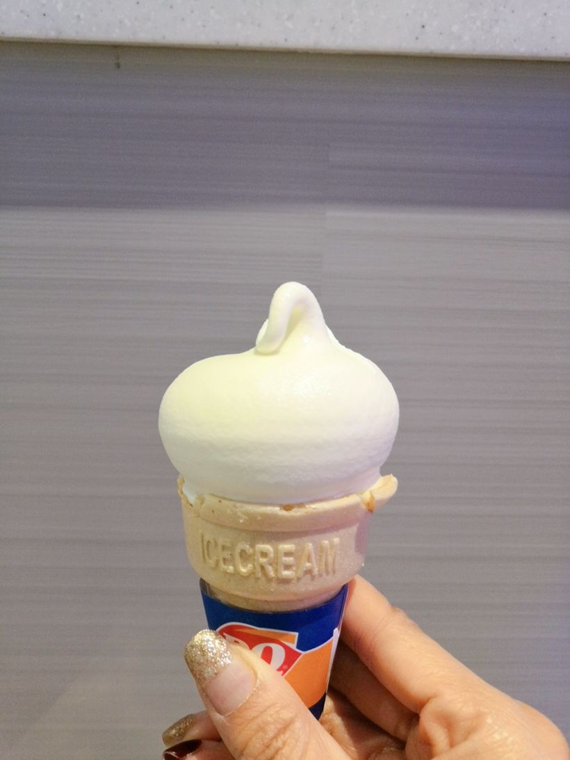 dq香草冰淇淋甜筒随便吃一吃