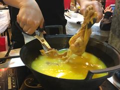 -鲜入围煮花胶鸡海鲜火锅