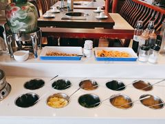 自助调料区-小天鹅火锅·一线江景洪鼎旗舰店(洪崖洞店)