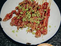 -何妹湿辣牛肉·粤式烧烤砂煲(桂雅路店)