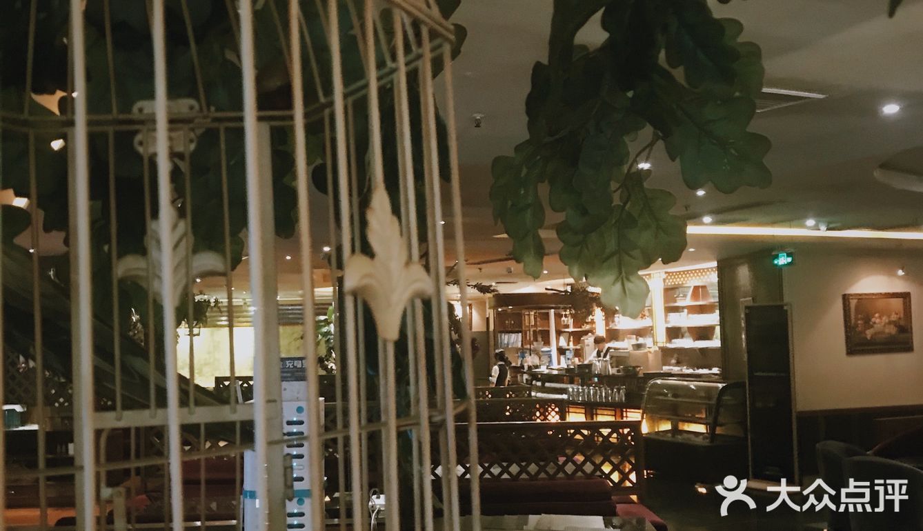 曾经的重庆商务咖啡顶流“两岸咖啡”是否没落了？