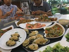 -覃记海鲜美食餐厅
