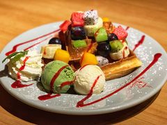 水果华夫饼-Lia Cafe Bar Restaurant松山咖啡屋