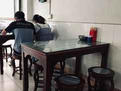 大堂-容里煲仔饭(利丰北路店)