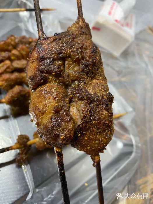新疆阿卜兄弟们烤肉店羊腰子图片