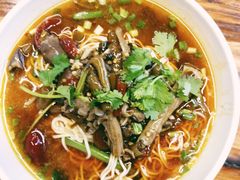 妈妈香泡椒鸡杂面-老地方猫儿面(磁器口店)