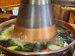 -果松木炭酸菜铜火锅·外婆参鸡汤