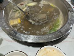 -乡土黄·鲜牛肉火锅·小龙虾(兴业街店)