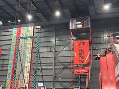 -极限PLAY运动娱乐新世界·团建派对表演休闲馆·室内高空游乐园