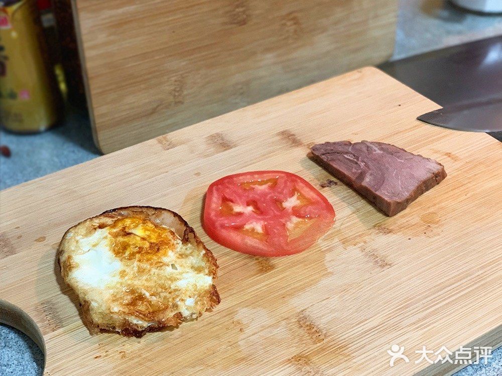 减脂系列之黑麦面包牛肉煎蛋三明治