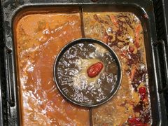-老牌坊云南鱼豆花火锅(哈西万达店)