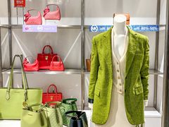 -百年港湾奥特莱斯(香炉礁店)
