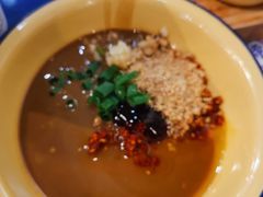 -马路边边串串香(苗栗路店)