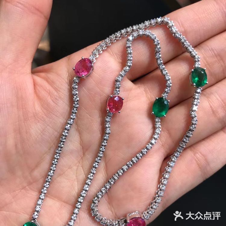 我的锁骨我做主[调皮]美美哒