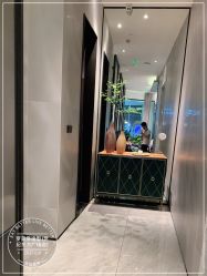 -罗亚帝造型·烫发染发