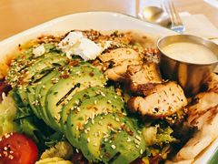 照烧鸡肉配牛油果拉法沙拉-HELLO 27 意面·沙拉·帕尼尼