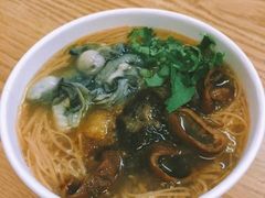 -六合夜市