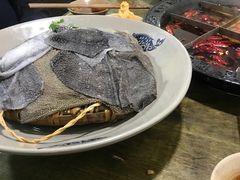 -渝嘴小老弟老火锅(华新村店)