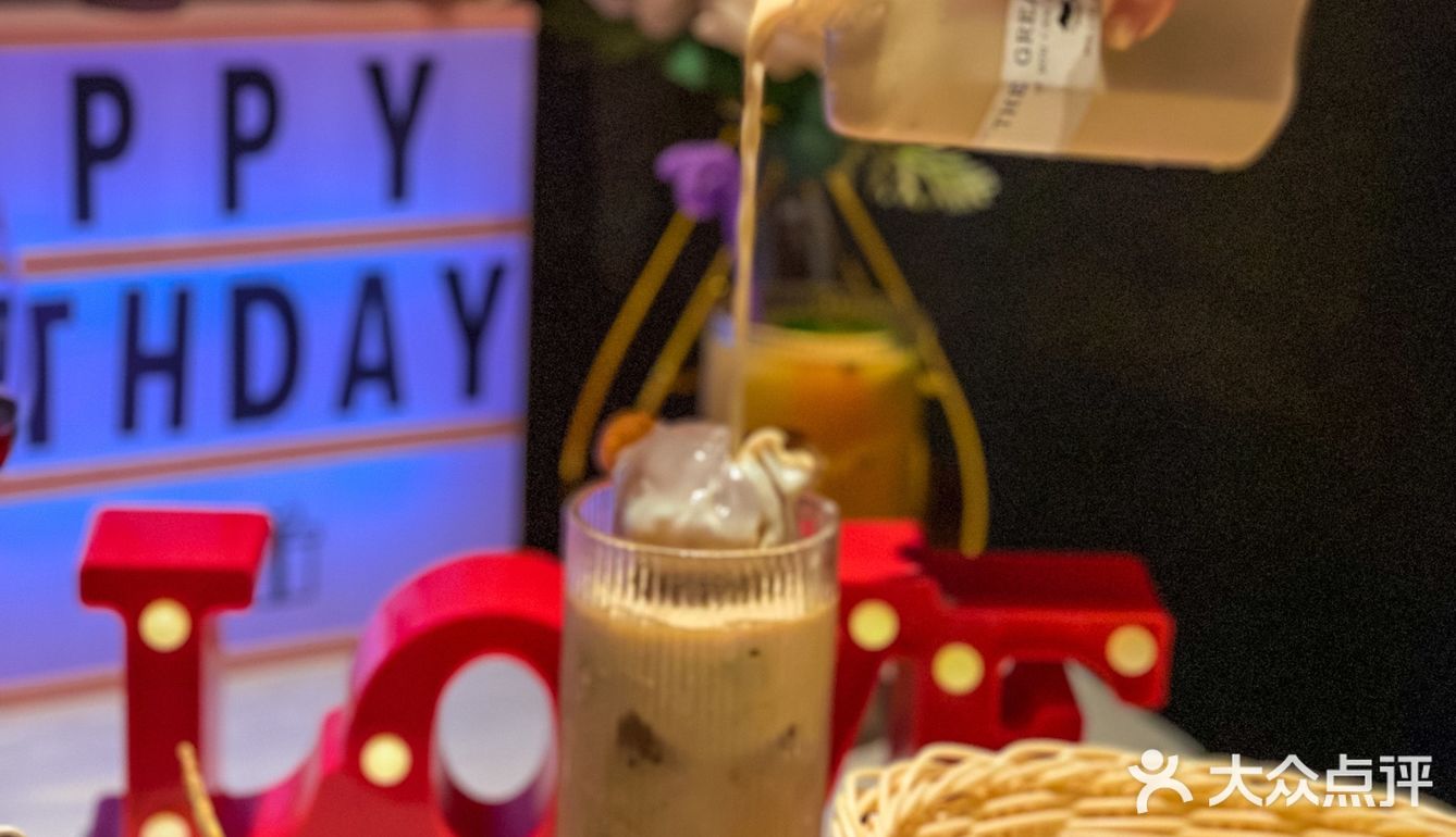 南京平价西餐厅｜百元吃战斧牛排🉐️免费布置