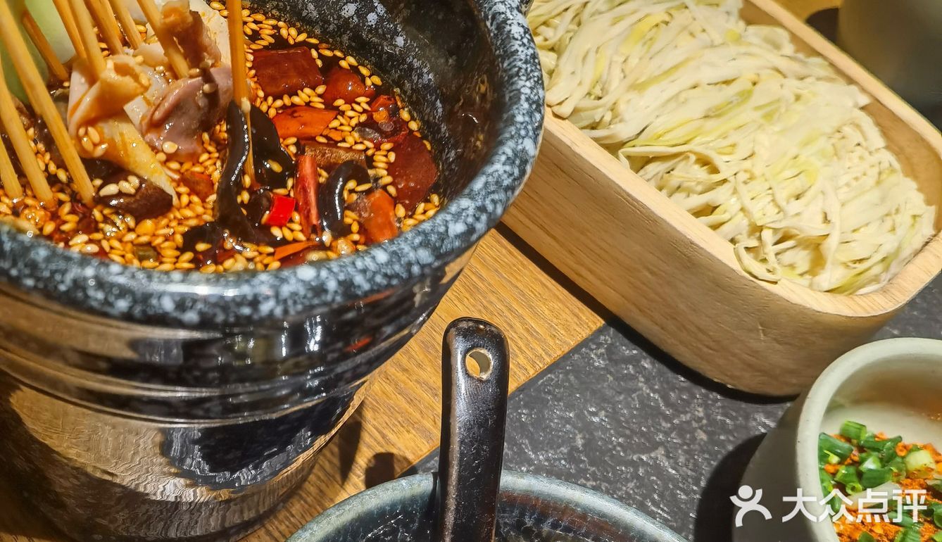 一家不让人失望的跷脚牛肉火锅店