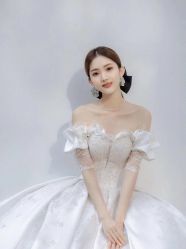 -Lady  Jane高端婚纱礼服馆