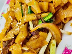 干炒牛河-东鑫记港式茶餐厅(南京东路店)