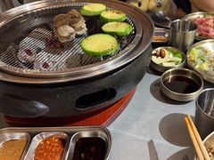 -围炉肉舍丹东海鲜烤肉·烤活鳗(步行街店)
