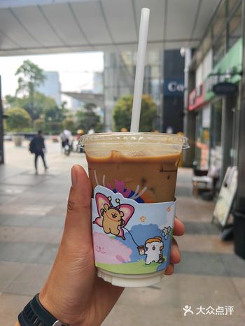 春天里的小白梨瑞幸咖啡，尝一口竟意外心动